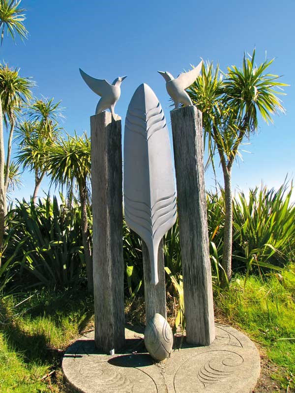 Whelan_19-Dotterel-sculpture-at-Whakanewha-Bay.jpg