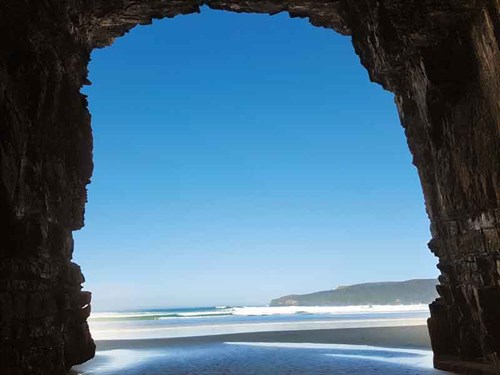 Cathedral -Caves -is -a -must -see -at -low -tide