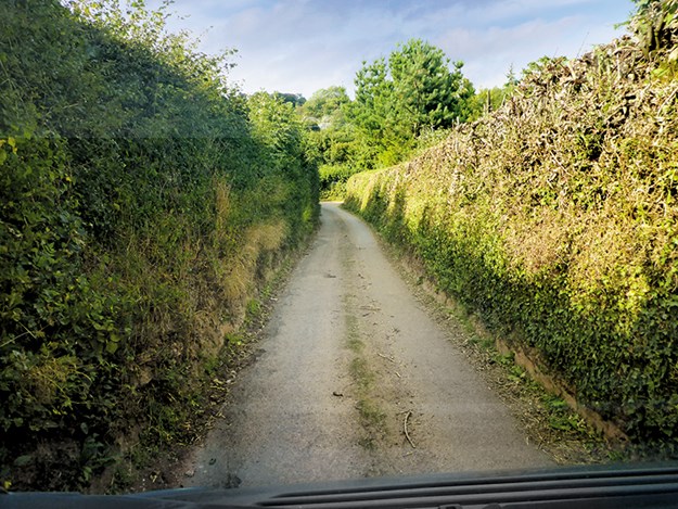 England’s narrow country lanes make size a key consideration when choosing a motorhome for travel in the UK