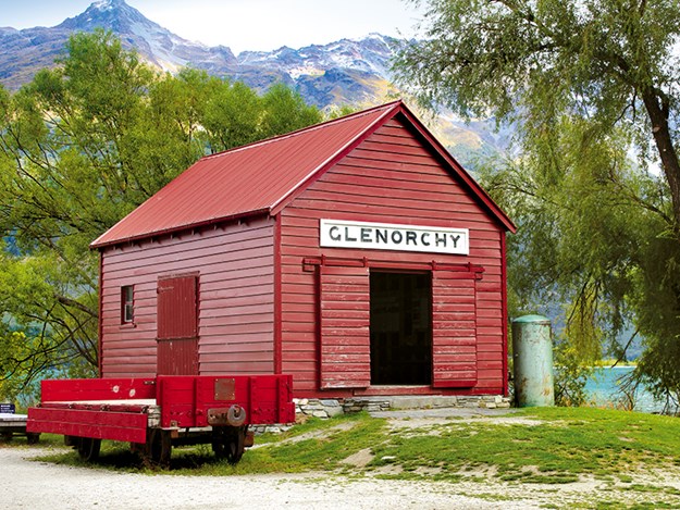 Copy of Glenorchy_s famous red shed.jpg